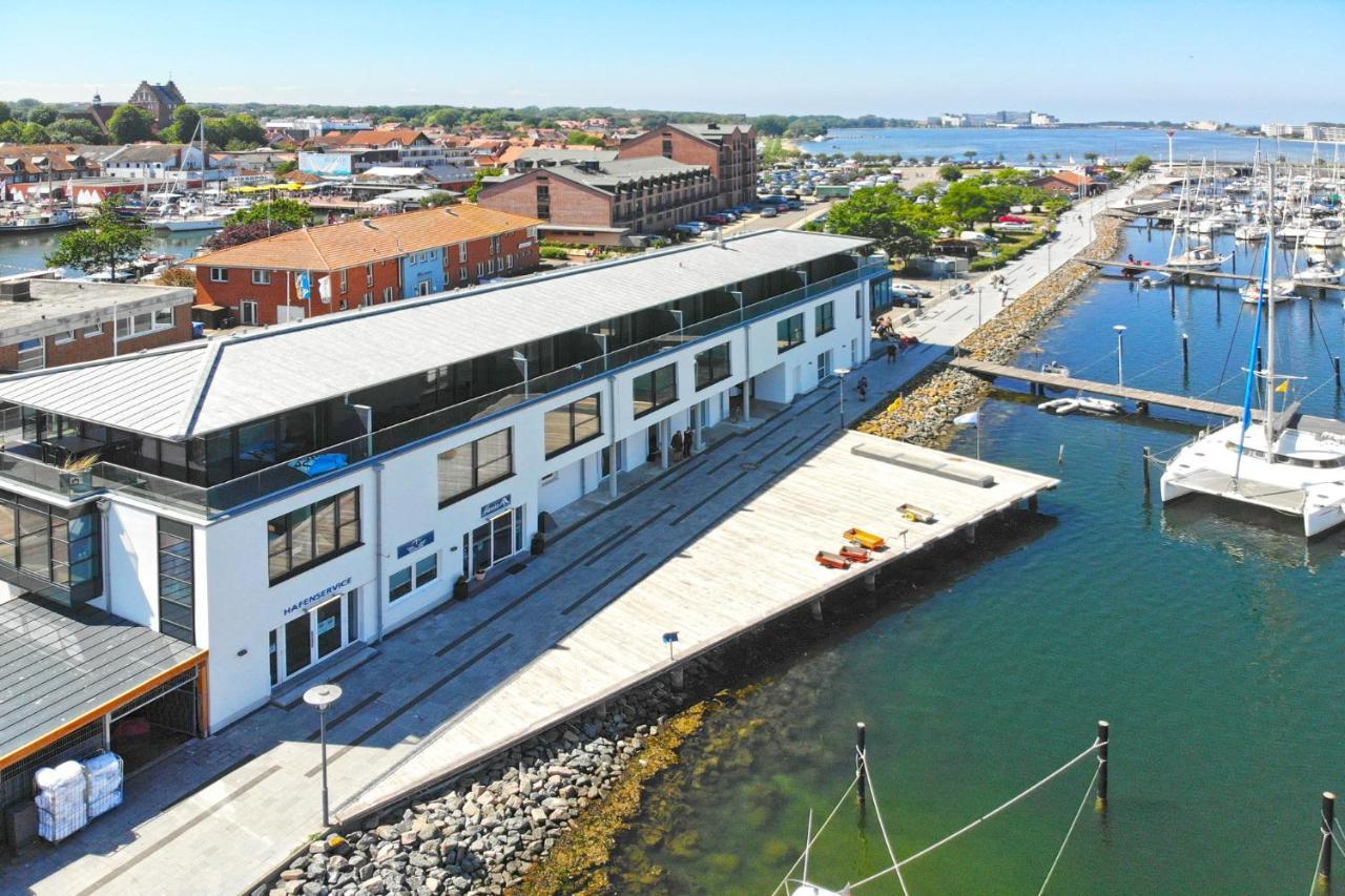 Captain'S Home Heiligenhafen Exterior photo